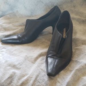 Donald J Pliner Black Leather Lyndie Bootie Size 8